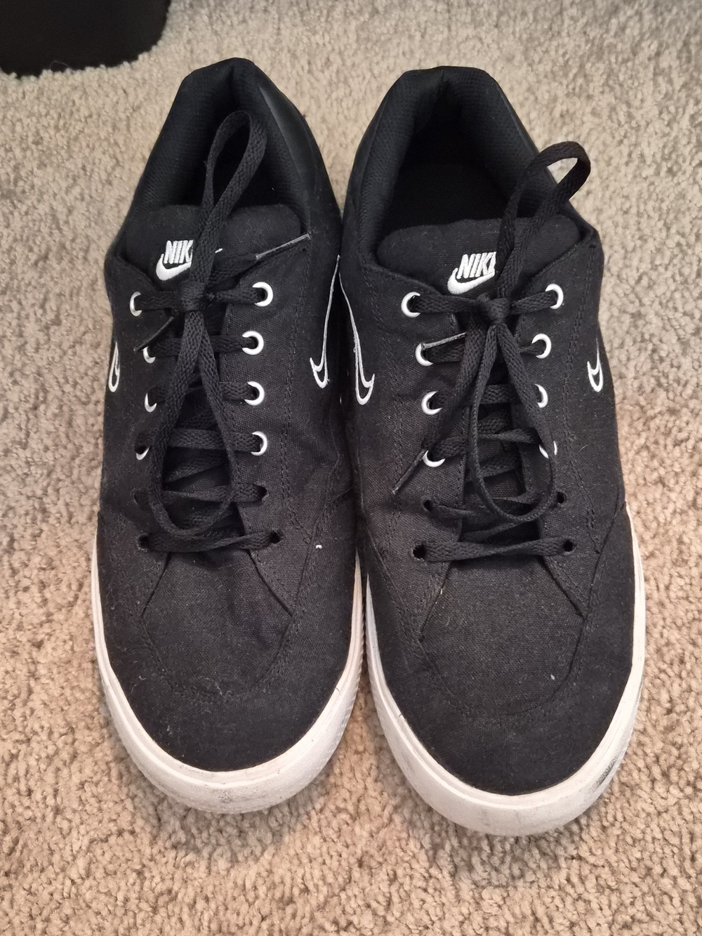 Nike Men's Black Low-Top Canvas Sneakers with White Swoosh
